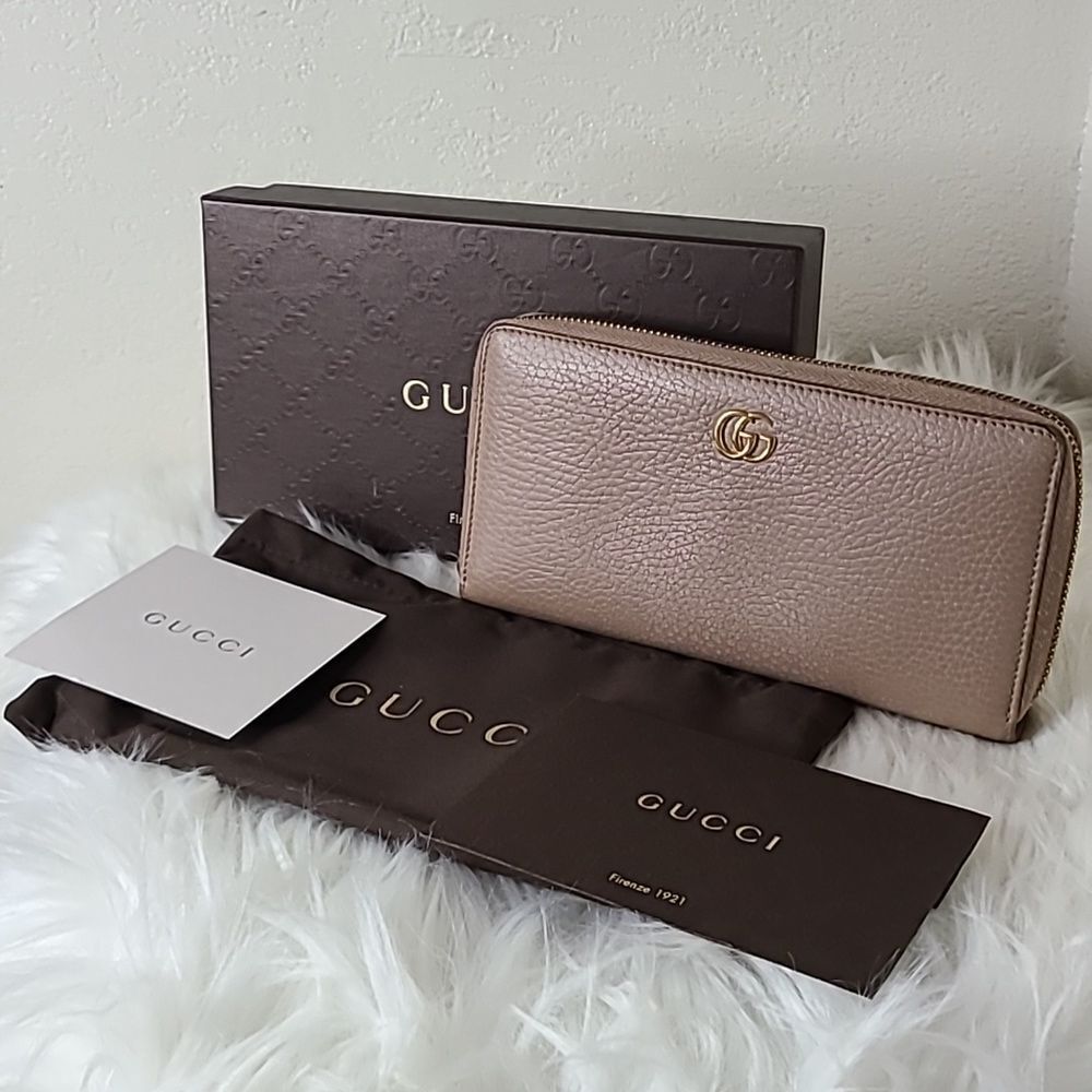 💯 Authentic Gucci Zipped Long Wallet 🍀